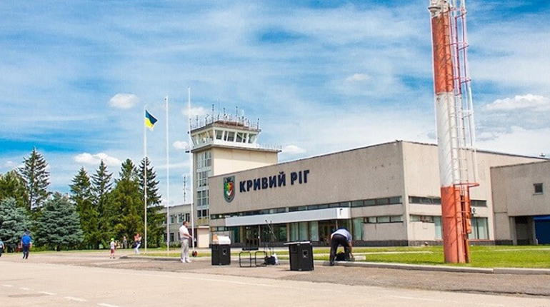 Вілкул: по аеропорту під Кривим Рогом завдано ракетних ударів