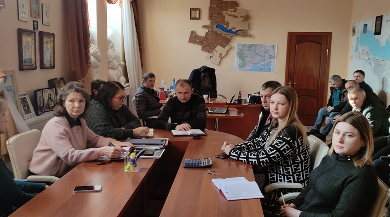Евакуація, завищені ціни та проблеми з готівкою: яка ситуація у Кураховому