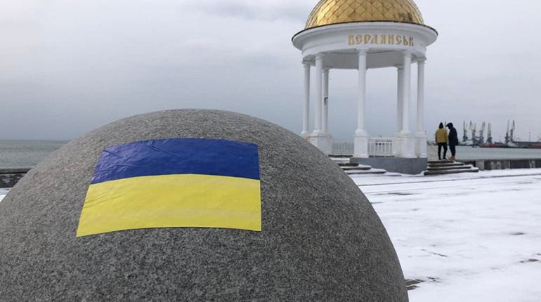 Без грошей і ліків, але з твердим духом: як живе Бердянськ