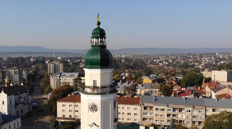 У Дрогобичі створили сайт для переселенців та розповіли про компенсації за допомогу з поселенням