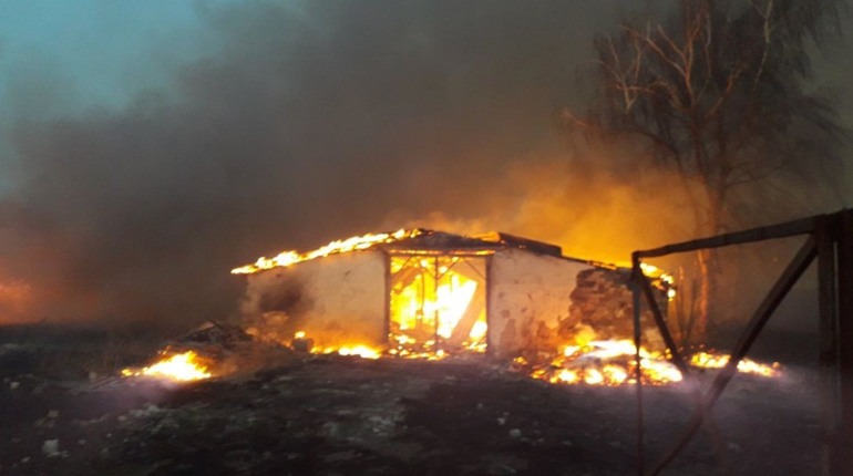 Рятувальники Житомирщини продовжують працювати на ліквідації наслідків ворожих обстрілів