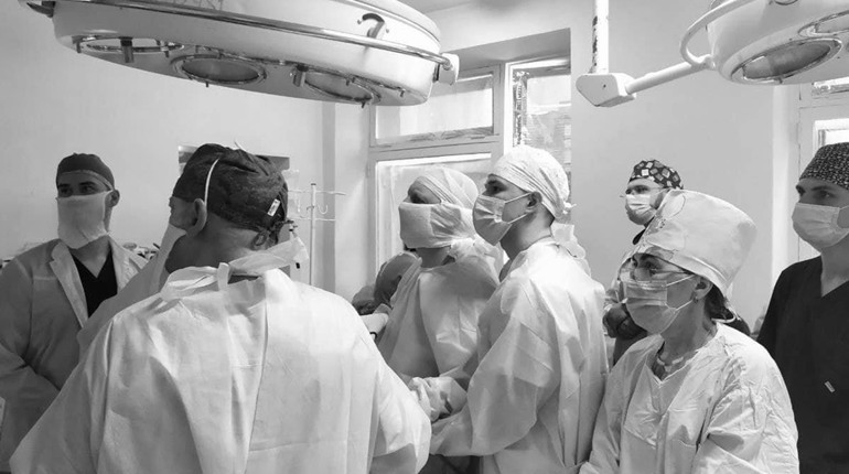 В Енергодарі лікарі виконали більше 100 операцій з початку воєнних дій