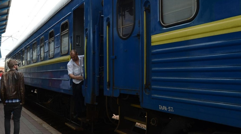 Графік руху поїздів із Лозової та Харкова на 19 березня