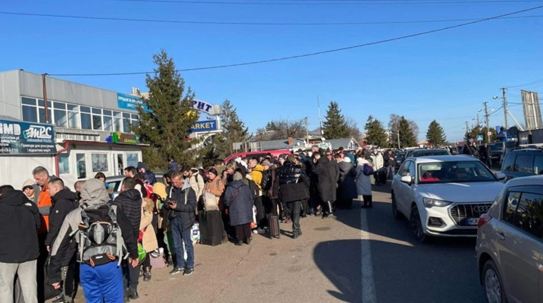 74% українців, які поїхали через війну, планують повернутися — дослідження