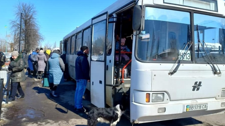 З Луганщини евакуйовано близько 700 мешканців