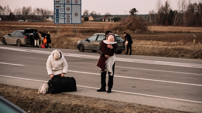 Бути туристом і біженцем — зовсім різні речі: 5 історій українок, які виїхали з дітьми за кордон