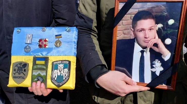 На Чортківщині попрощалися із Героєм Романом Лебухорським