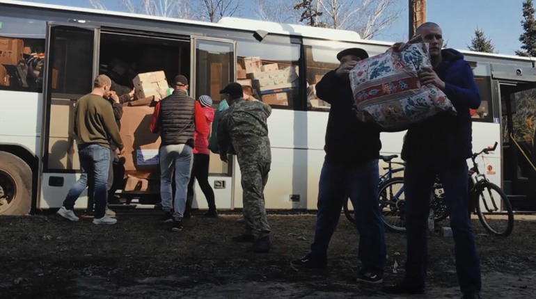 Львівські волонтери та громадяни Чехії передали допомогу Покровській громаді