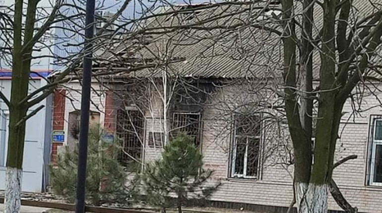 Жителі Генічеська підпалили військкомат, в якому розмістились російські військові