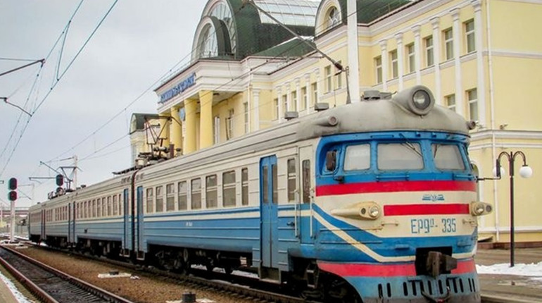Графік руху потягів, електричок та автобусів на 29 березня