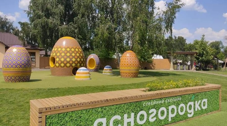 «Асвабадітєлі» в Ясногородці: що сталося зі страусиною фермою (оновлено)