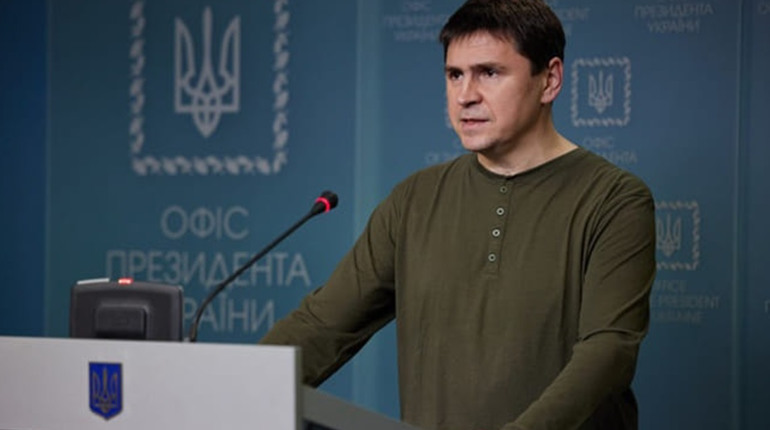 Подоляк розповів, для чого в Генічеську роздають рублі