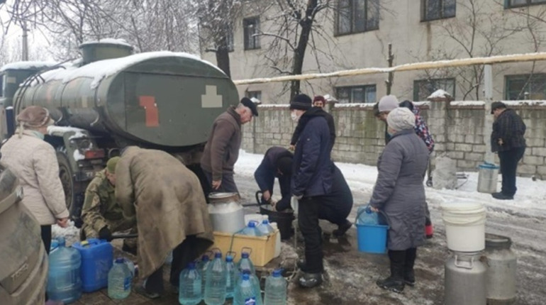 У Торецьку встановили 7 ємностей для набору води. Адреси