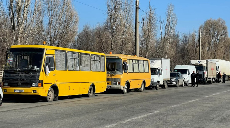 Допомога не доїхала: Мелітополь на межі гуманітарної катастрофи через брак ліків та медиків