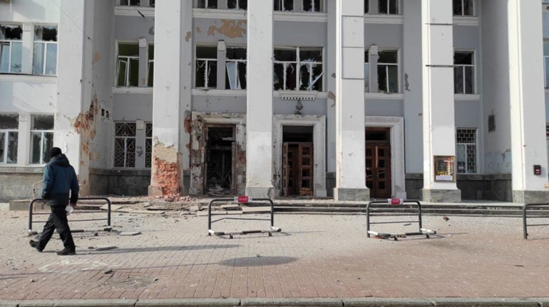 Знову обстріли: вночі в центрі Чернігова горіли ринок і торговий центр
