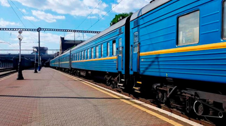 Укрзалізниця відновила продаж квитків на 10 днів наперед
