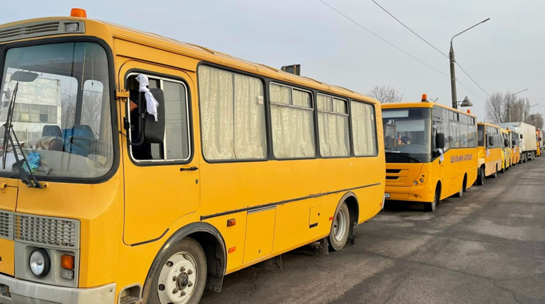 Гуманітарну допомогу знову не пропустили, мелітопольці виїжджають власним транспортом