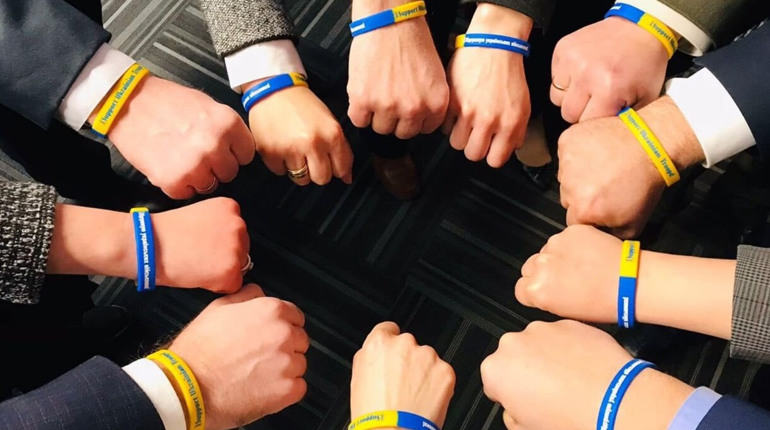 Підтримка громадян, які залишились у країні
