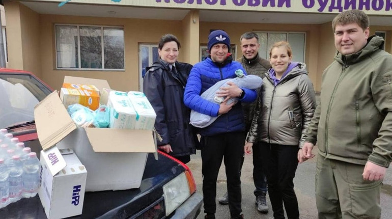 Ніжинські поліцейські допомогли доправити породіллю з віддаленого села до пологового будинку
