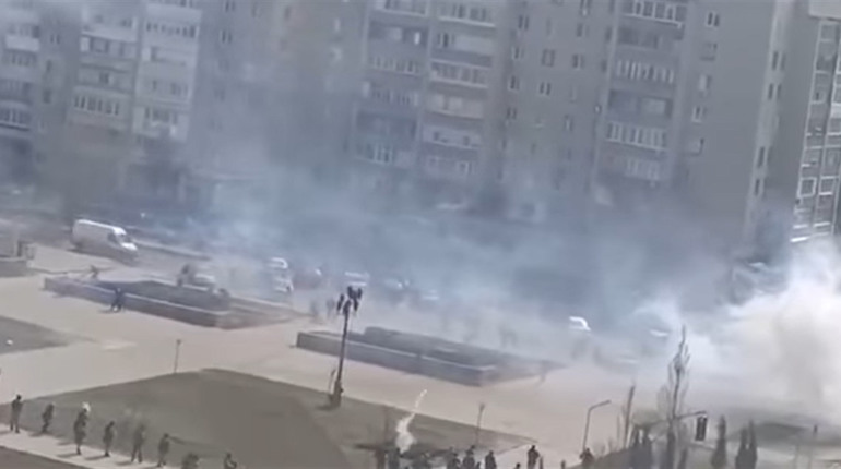 В Енергодарі окупанти розігнали мирну акцію пострілами та світлошумовими гранатами