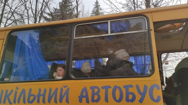 Масова евакуація: як виїхати з Мар'їнки і чому містяни не поспішають цього робити