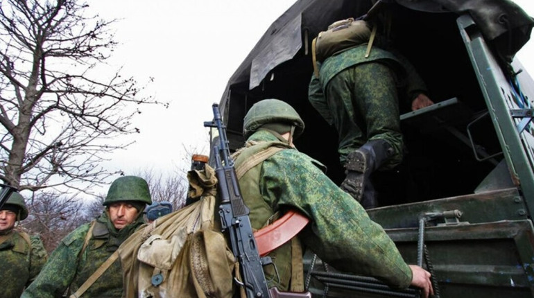 З Мелітополя перестали випускати чоловіків, їм приходять повістки