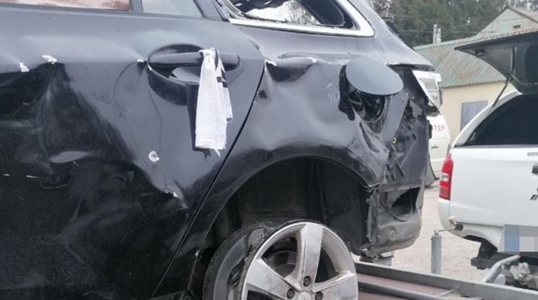 Росіяни відкрили вогонь по автомобілю з сім’єю мелітопольців, що рухався в евакуаційній колоні