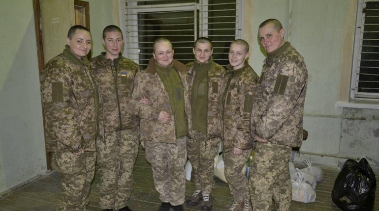 Визволені жінки-військовослужбовці із Запоріжжя зазнали катування у полоні