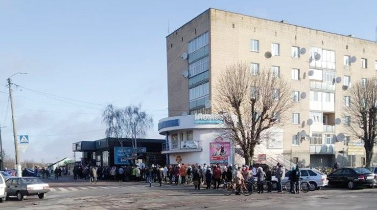Після окупації: у Мені життя налагоджується, але воєнний стан і комендантська година зберігаються