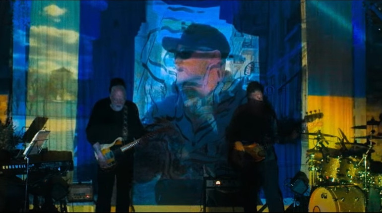 Pink Floyd випустив кліп із вокалом Андрія Хливнюка, у відео потрапили кадри з Генічеська