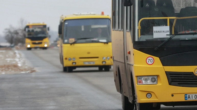 Російські військові не пропустили колону автобусів у Бердянськ. Евакуації 9 квітня не буде