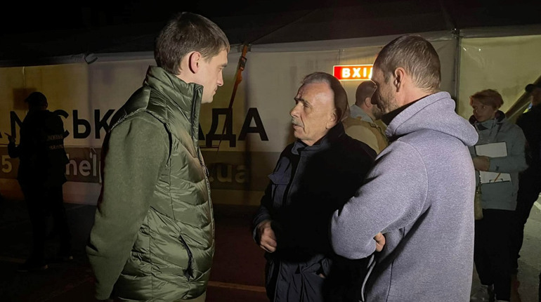 Евакуаційні автобуси вивезли з Мелітополя 500 людей