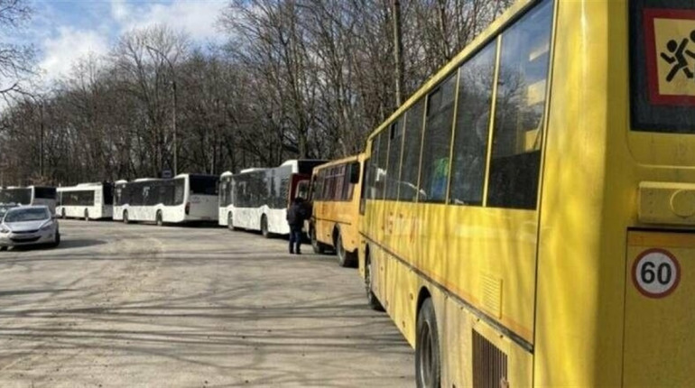 Росіяни вкотре не пропустили евакуаційні автобуси через блокпост у Василівці