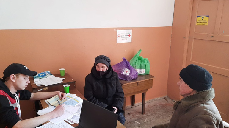 Гумдопомога для мешканців Торецької громади від Червоного Хреста. Як отримати?