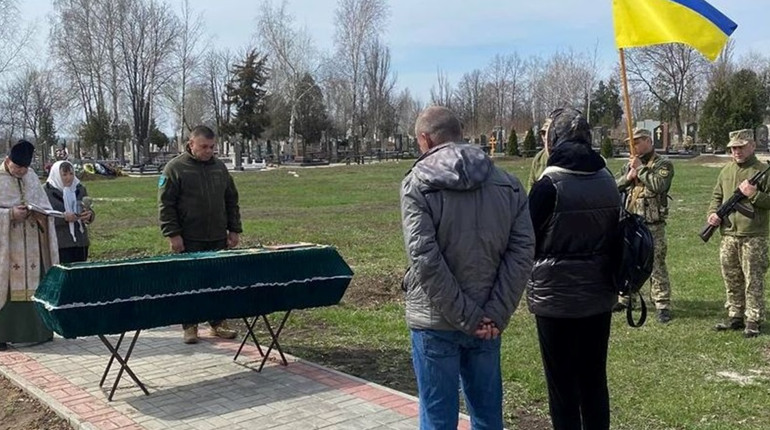 У Покровську в останню путь провели земляка, українського воїна Михайла Лаптьонка