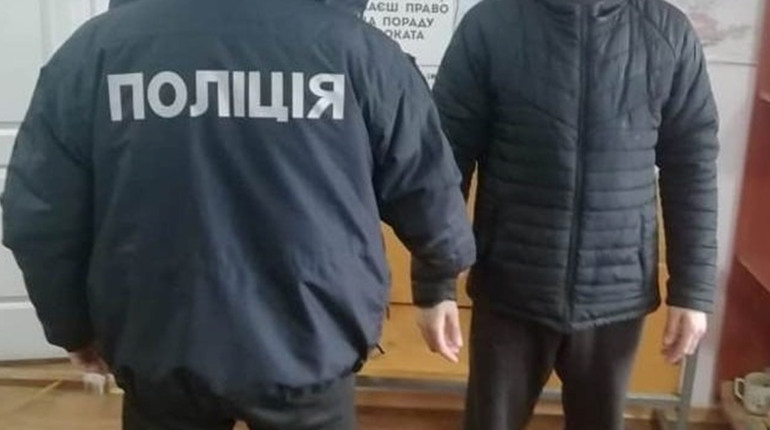 У Шостці затримали чоловіка, який викрав гроші з чужої банківської картки