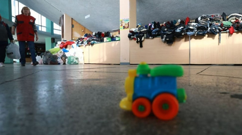 Мелітопольців у Запоріжжі селять у центрі допомоги: як облаштовуються вимушені переселенці