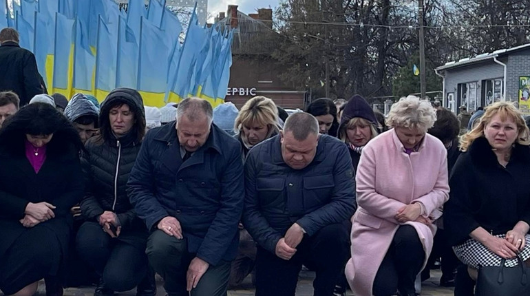 Ракетний удар по Одещині: у Подільському районі поховали другого за день захисника України (ФОТО)