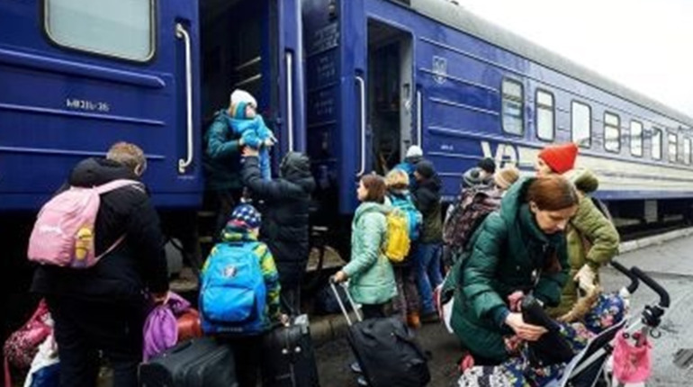 "Вивозити людей під обстрілами буде набагато складніше. Не гайте часу", – Кириленко