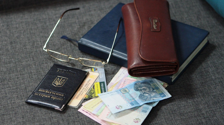 Пенсії для жителів Курахівської громади: 17 та 18 квітня працюватимуть мобільні відділення