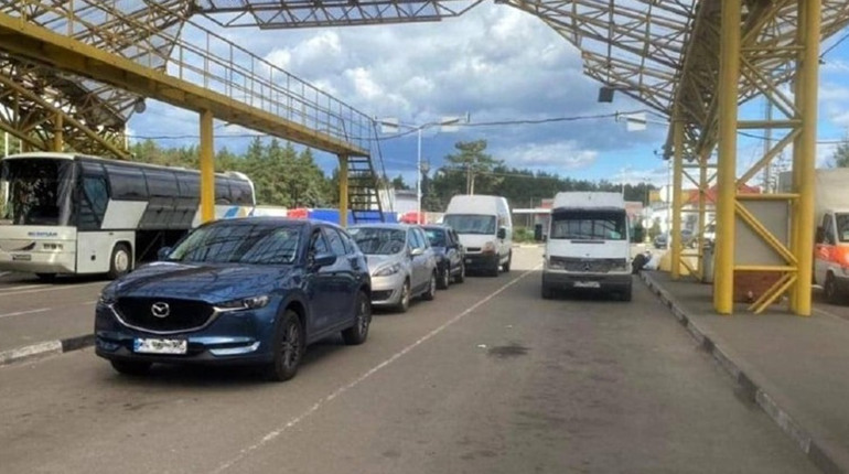 Достатньо внутрішнього паспорта: умови виїзду у ЄС для українців не змінилися