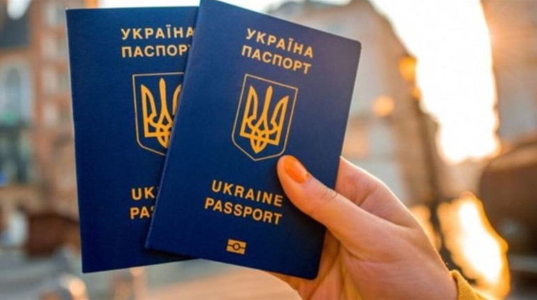 Як працює відділ ДМС та Пенсійний фонд у Лозовій