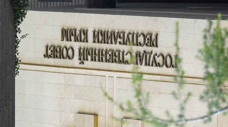 Окупанти в Криму відібрали державні нагороди в низки відомих українців