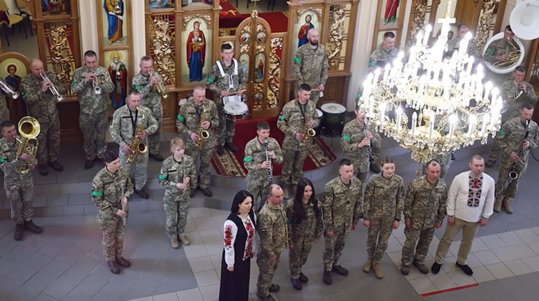 Хор повітряних сил ЗСУ заспівав на честь Великодня