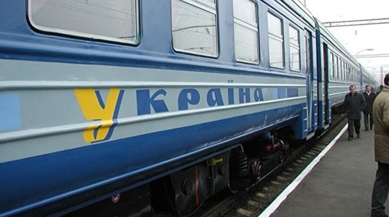 Потяг Ужгород-Лозова відстає від графіку