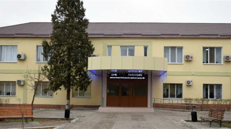Вибухи у міськраді окупованої Кремінної під час наради окупантів. Що відомо