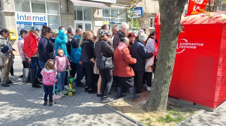 Місцевий депутат скликає людей на парад до 1 травня