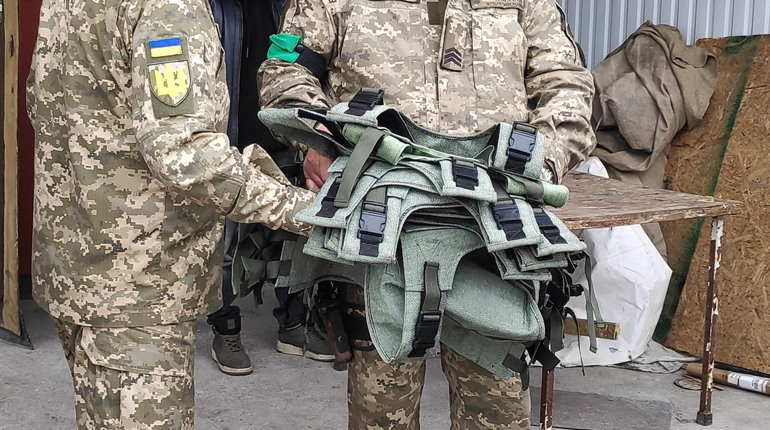 Ініціативна група із Первомайська: на бронежилети нашим захисникам збираємо гроші з усього світу