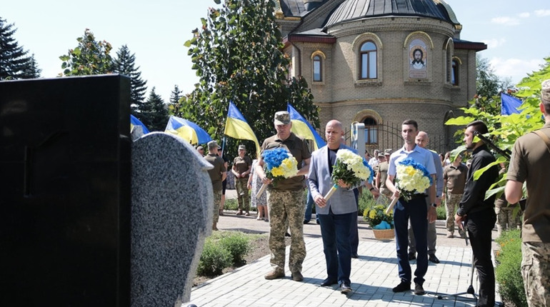 Мешканців Мар'їнської громади закликають не відвідувати кладовища у поминальні дні