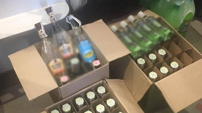 В одному з магазинів Лозової вилучили алкоголь, який продавали попри заборону